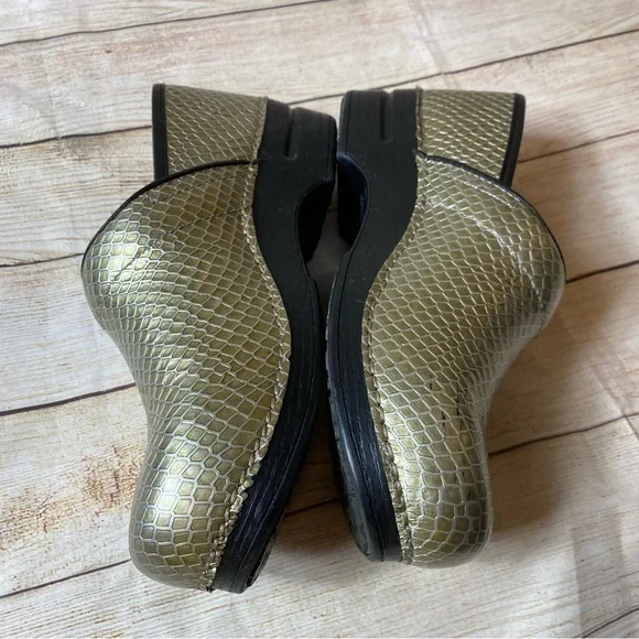 Dansko XP gold clogs. Size 42. 11.5-12 - Picture 3 of 11